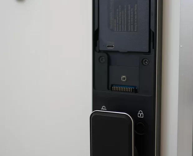 ak2-kapı-iç-ünitesi-batarya-değişimi